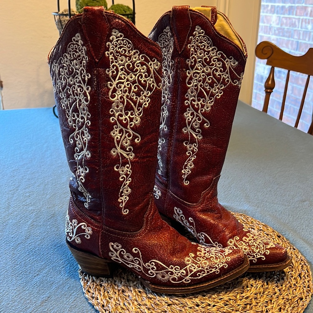 Corral vintage Red cowboy/western boots size 8